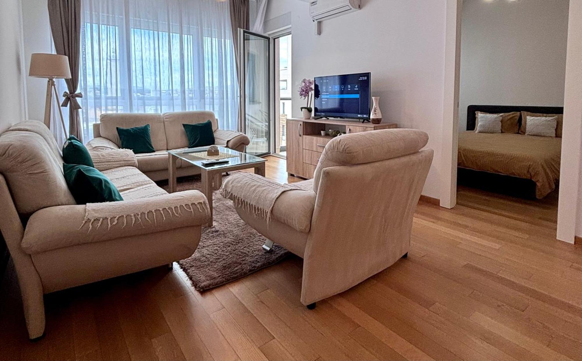 R-Residency Tower Διαμέρισμα Μπάνια Λούκα Εξωτερικό φωτογραφία
