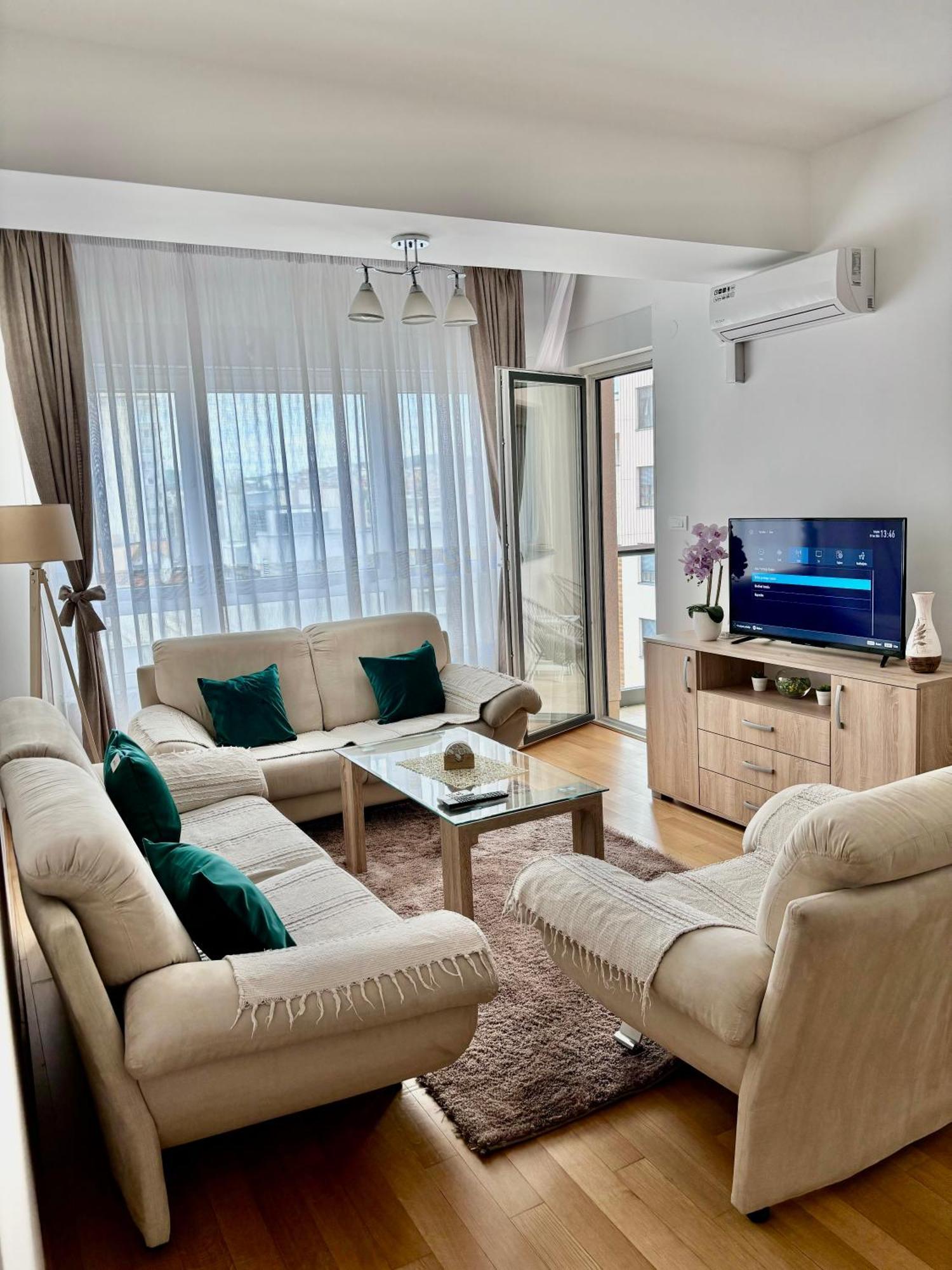 R-Residency Tower Διαμέρισμα Μπάνια Λούκα Εξωτερικό φωτογραφία