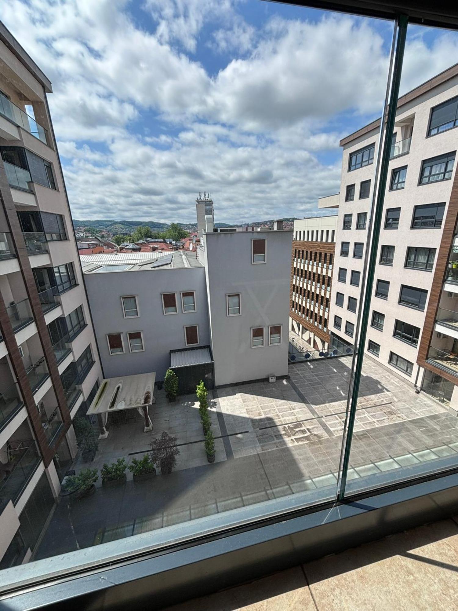 R-Residency Tower Διαμέρισμα Μπάνια Λούκα Εξωτερικό φωτογραφία